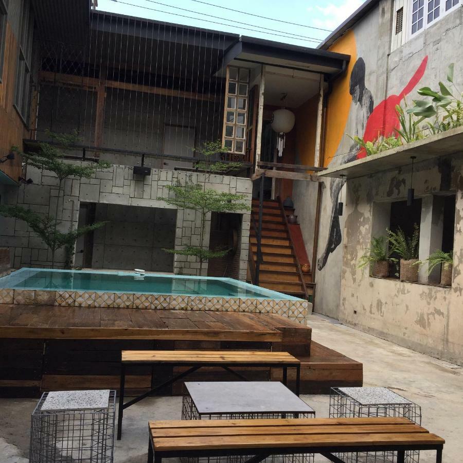 The Flying Fish Hostel Cebu Exterior photo